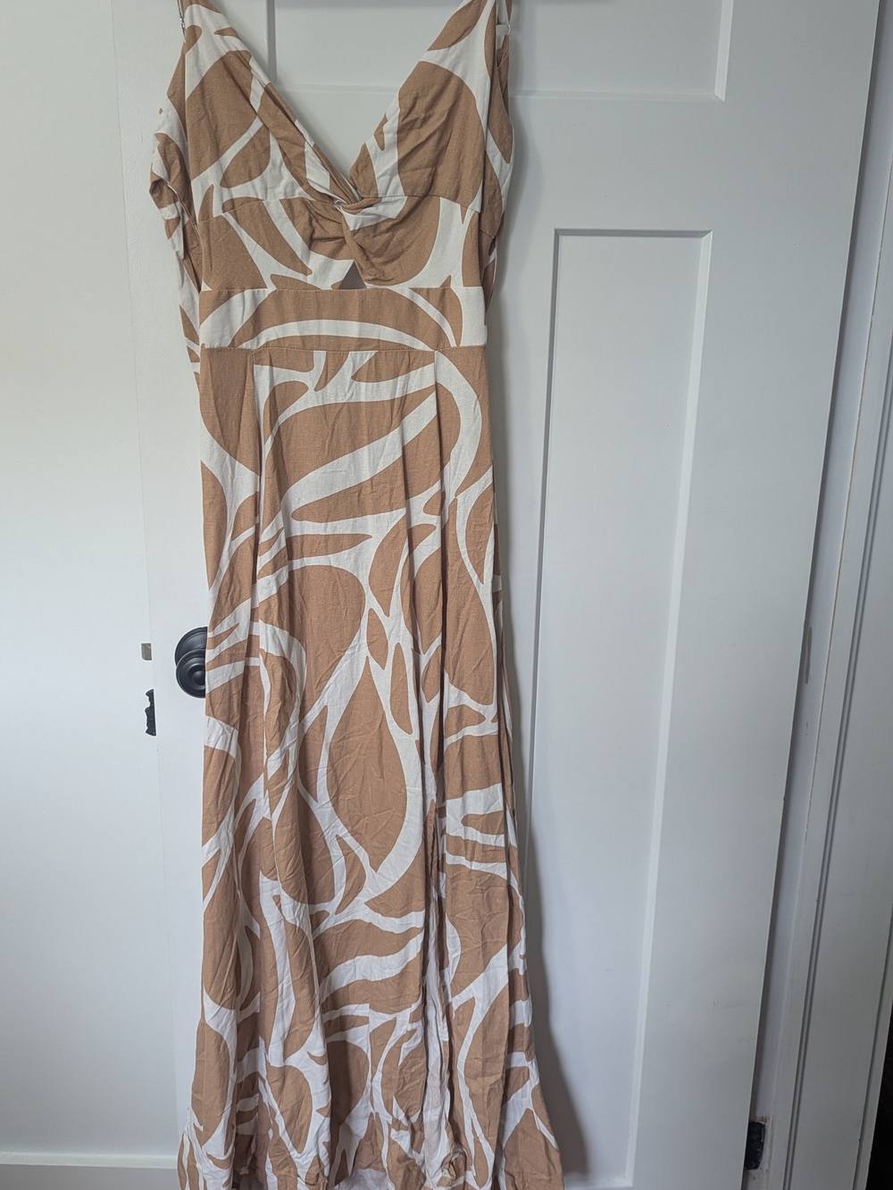 Women's Tan and White Patterned Maxi Dress